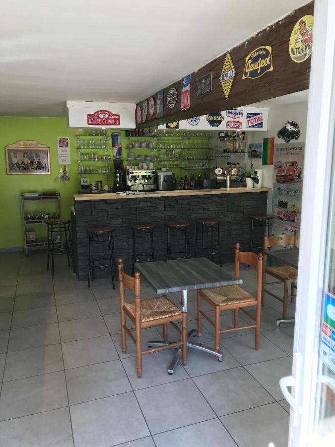 Le Vigeant Hotel Du Viaduc מראה חיצוני תמונה